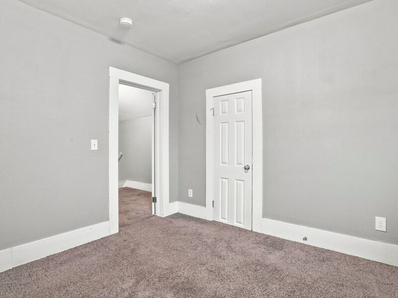 1427 W 4th Street Davenport IA 52802