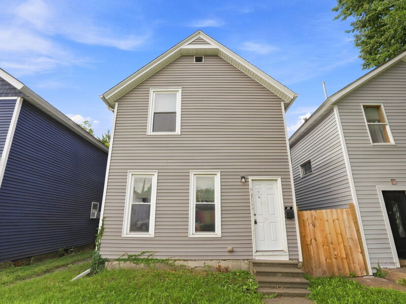 1427 W 4th Street Davenport IA 52802