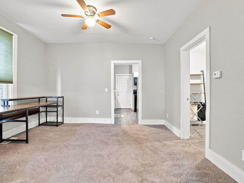 1427 W 4th Street Davenport IA 52802