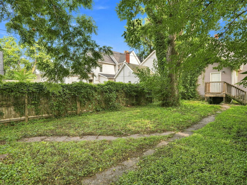 1427 W 4th Street Davenport IA 52802