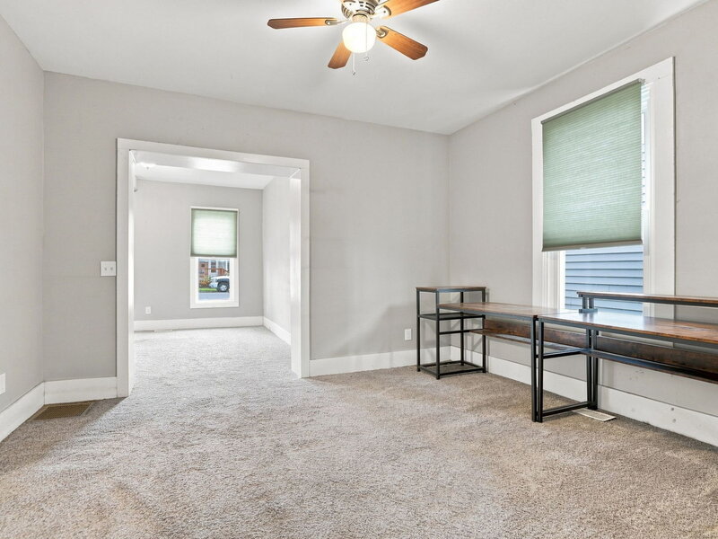 1427 W 4th Street Davenport IA 52802