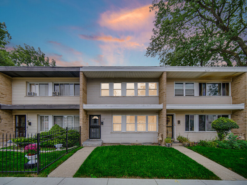 2303 E 100th Street Chicago IL 60617