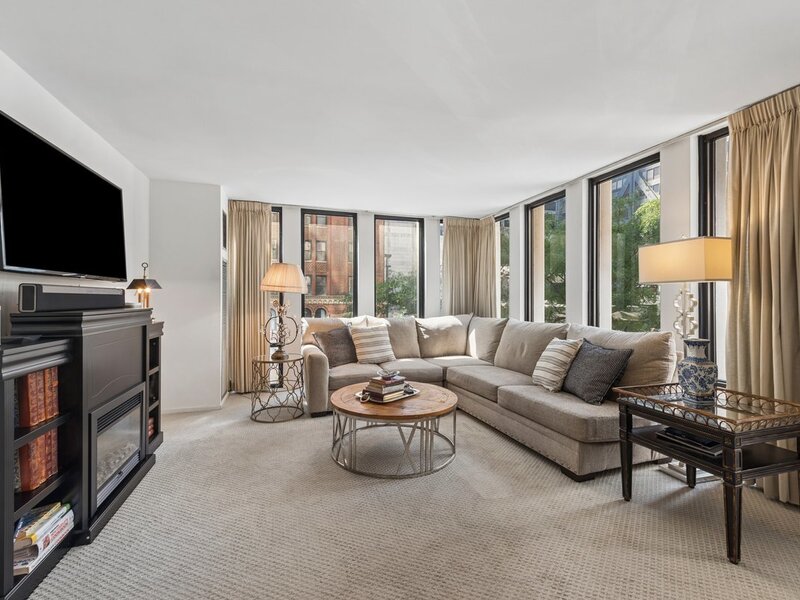 200 E Delaware Place Chicago IL 60611