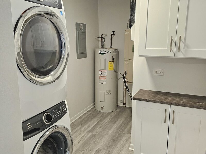 183 Grove Avenue Des Plaines IL 60016