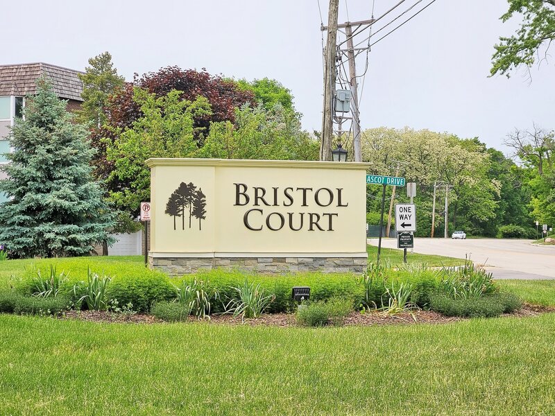 200 Thames Parkway Park Ridge IL 60068