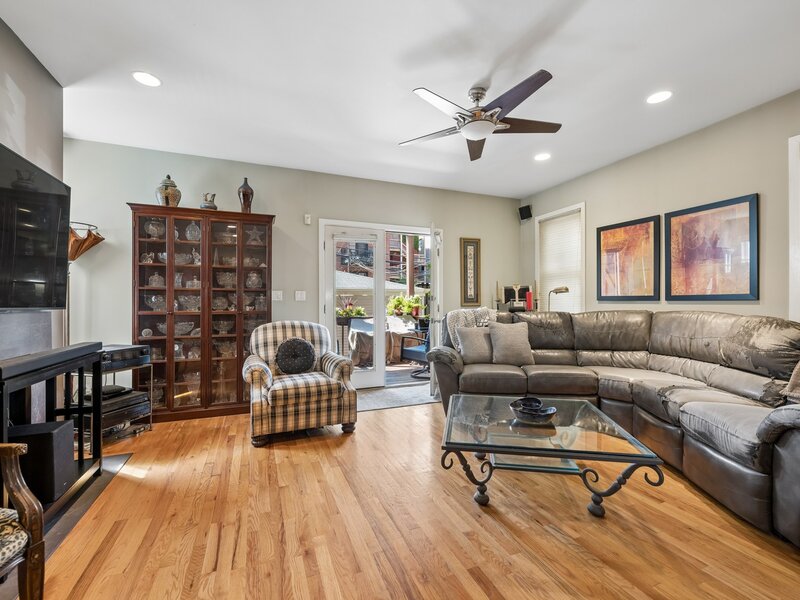 841 W Buckingham Place Chicago IL 60657