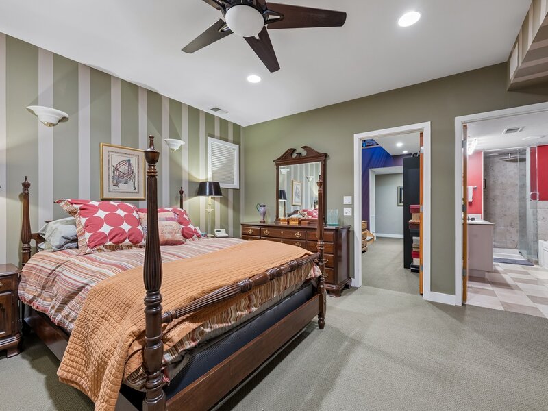 841 W Buckingham Place Chicago IL 60657