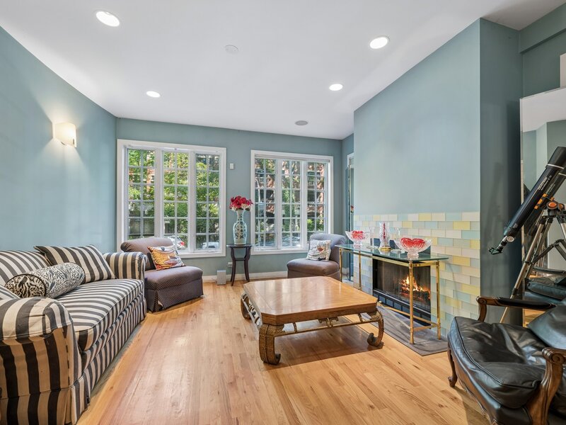841 W Buckingham Place Chicago IL 60657