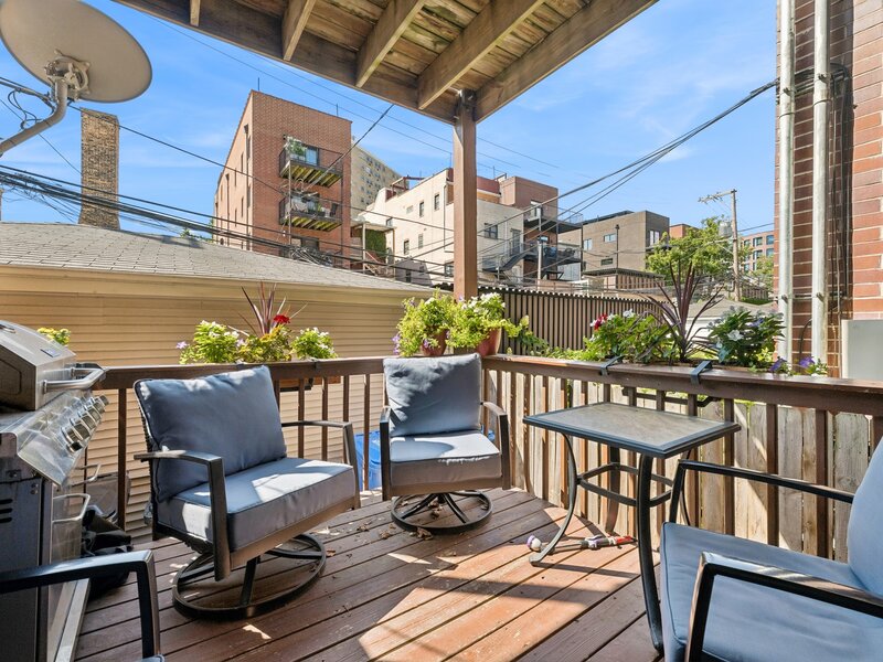 841 W Buckingham Place Chicago IL 60657