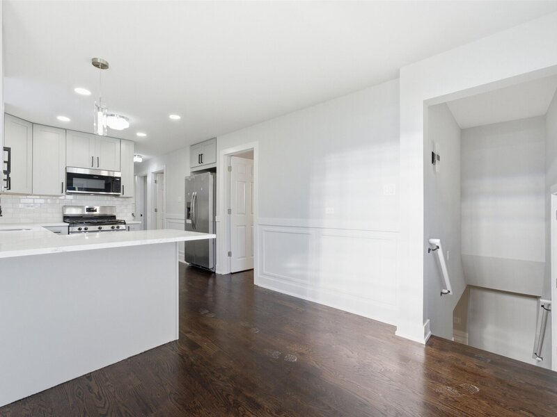 657 E 100th Place Chicago IL 60628