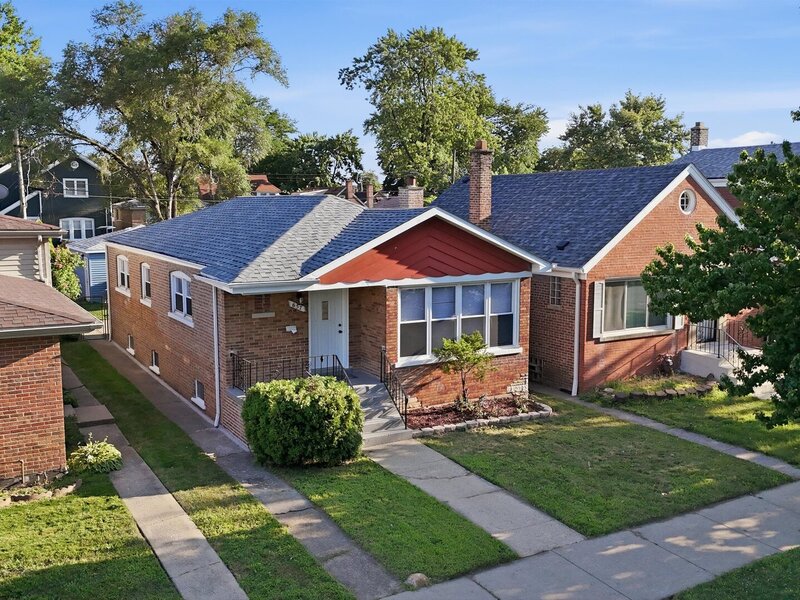 657 E 100th Place Chicago IL 60628