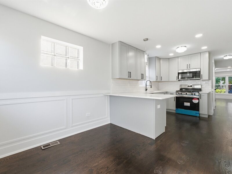 657 E 100th Place Chicago IL 60628