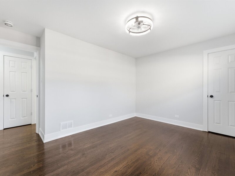 657 E 100th Place Chicago IL 60628