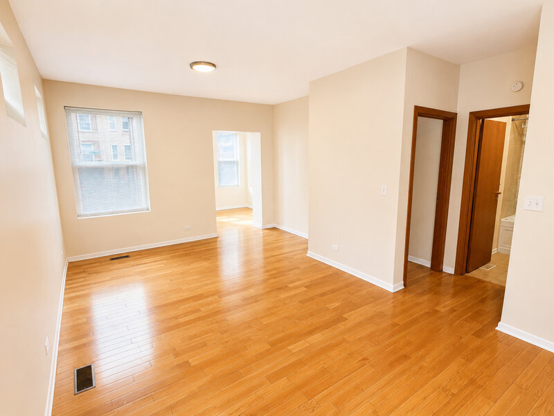 3105 W Argyle Street Chicago IL 60625