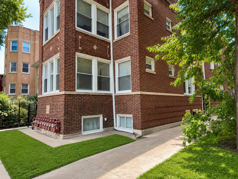 3105 W Argyle Street Chicago IL 60625