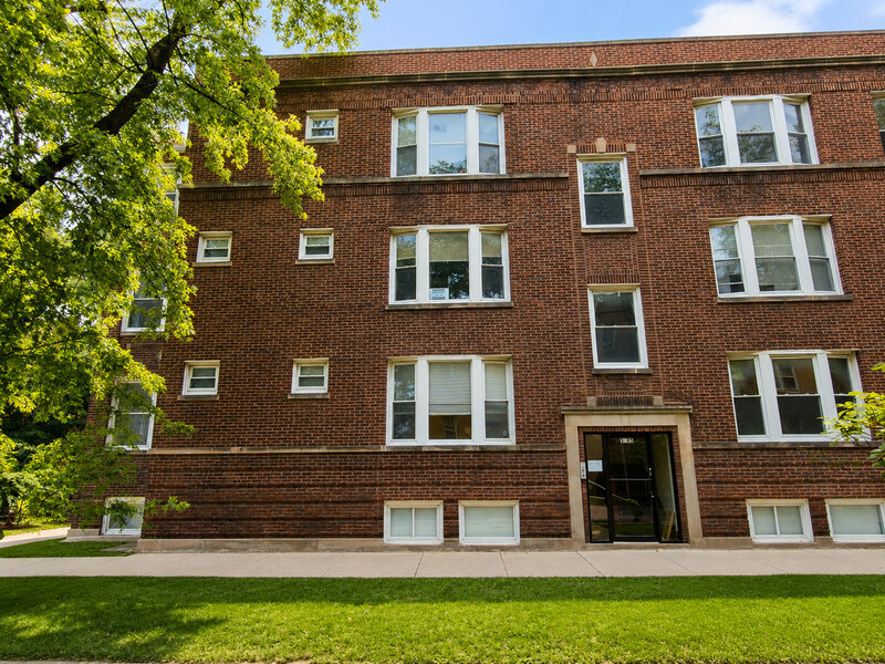 3105 W Argyle Street Chicago IL 60625