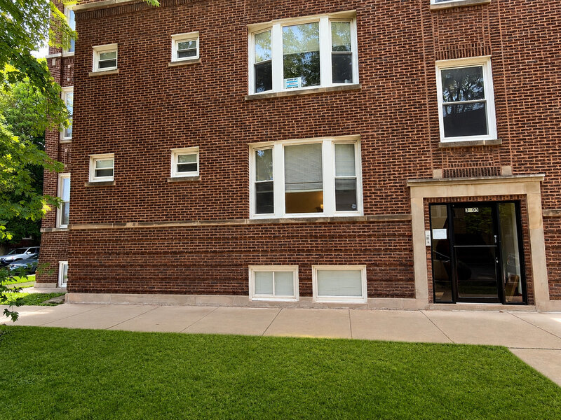 3105 W Argyle Street Chicago IL 60625