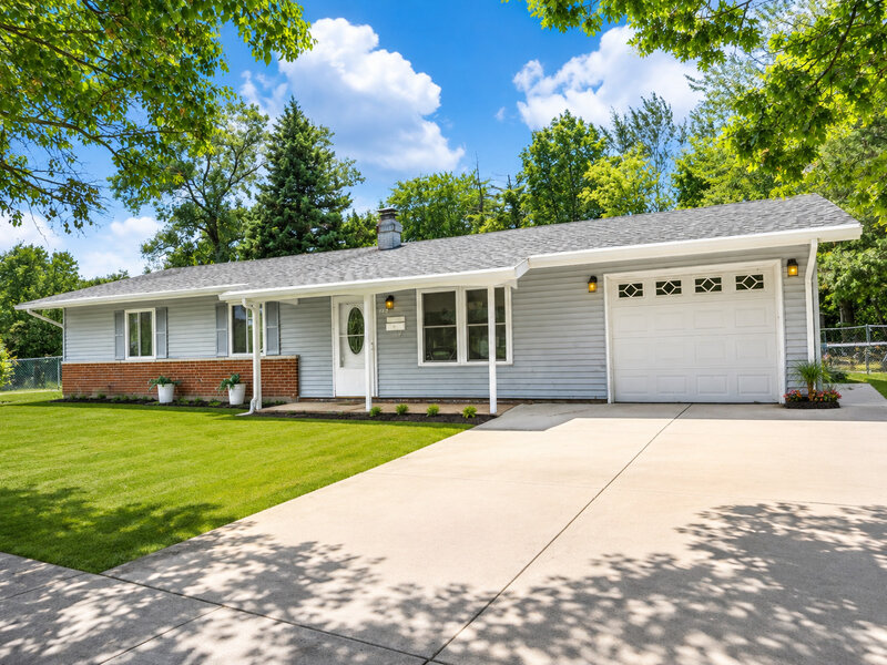 113 Fairview Lane Streamwood IL 60107