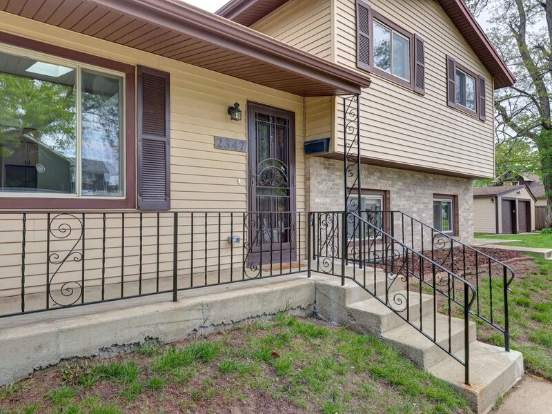 2347 S 17th Avenue Broadview IL 60155