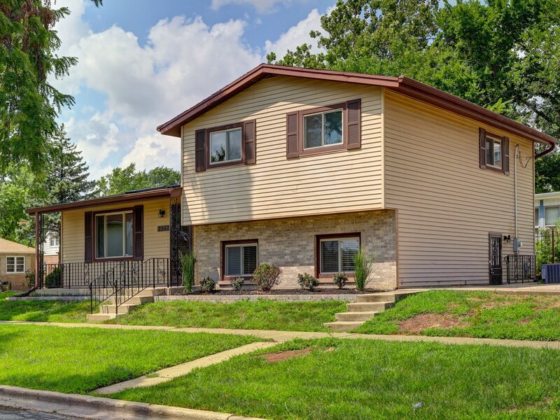 2347 S 17th Avenue Broadview IL 60155