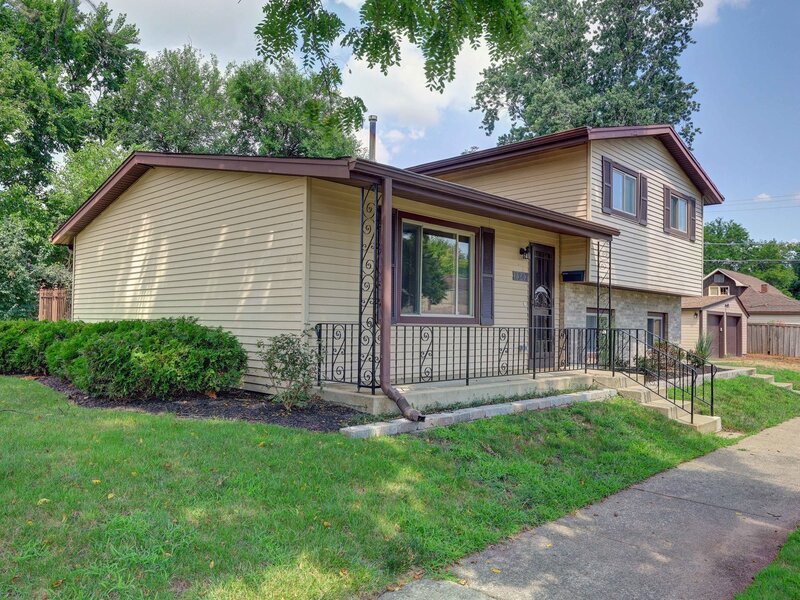 2347 S 17th Avenue Broadview IL 60155
