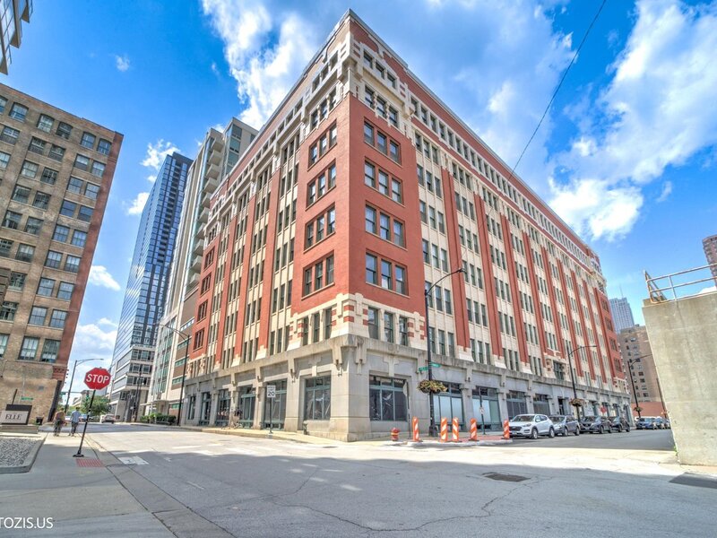 732 S Financial Place Chicago IL 60605