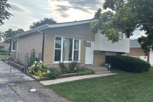 Photo of 15208 Lawndale Avenue Midlothian IL 60445