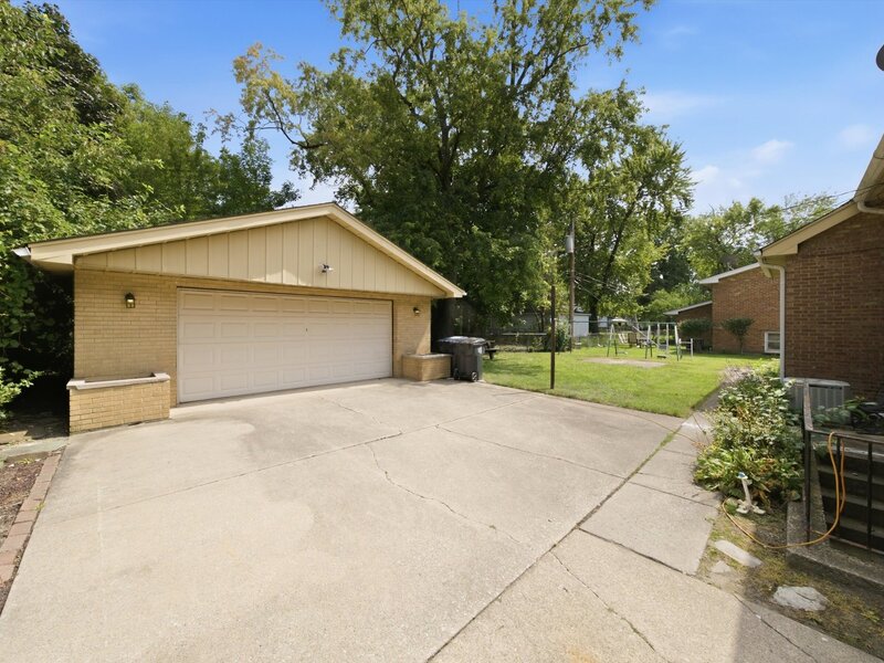 15531 Woodlawn East Avenue South Holland IL 60473