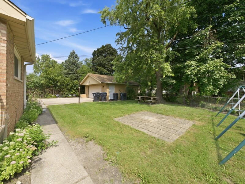 15531 Woodlawn East Avenue South Holland IL 60473