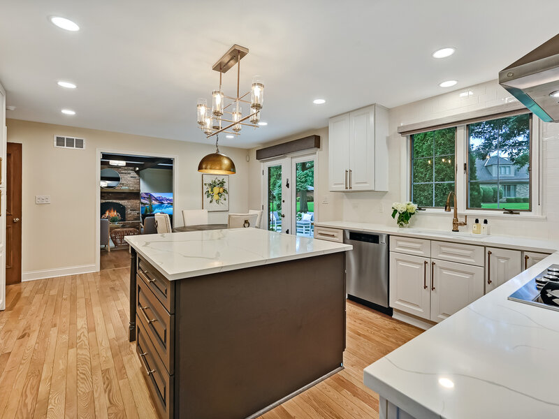 5 Regent Court Burr Ridge IL 60527