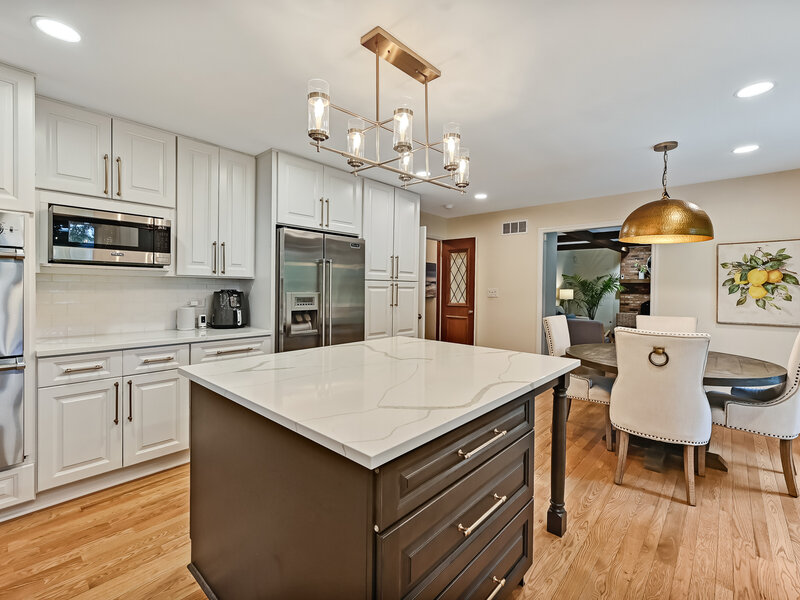 5 Regent Court Burr Ridge IL 60527