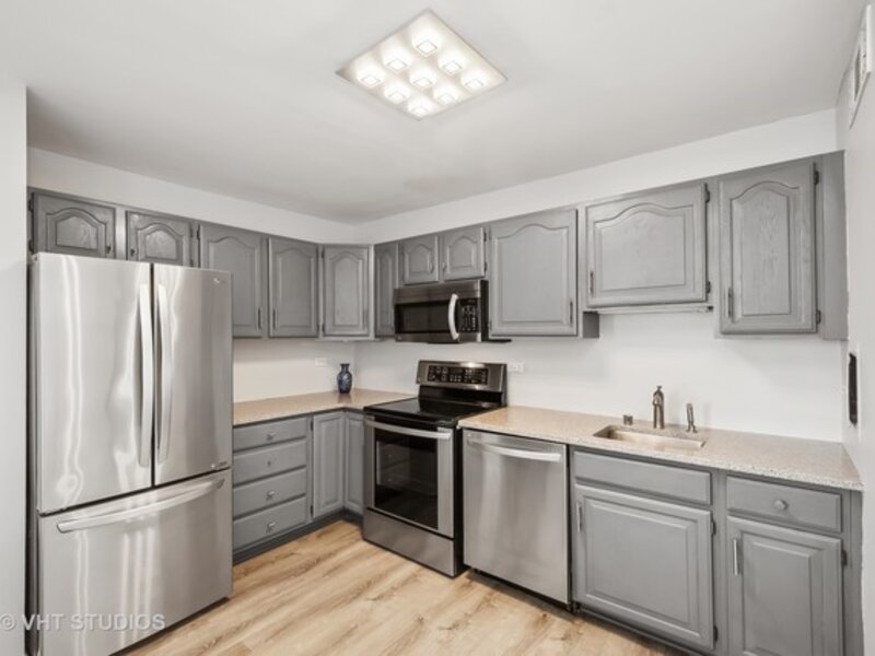 6301 N Sheridan Road Chicago IL 60660