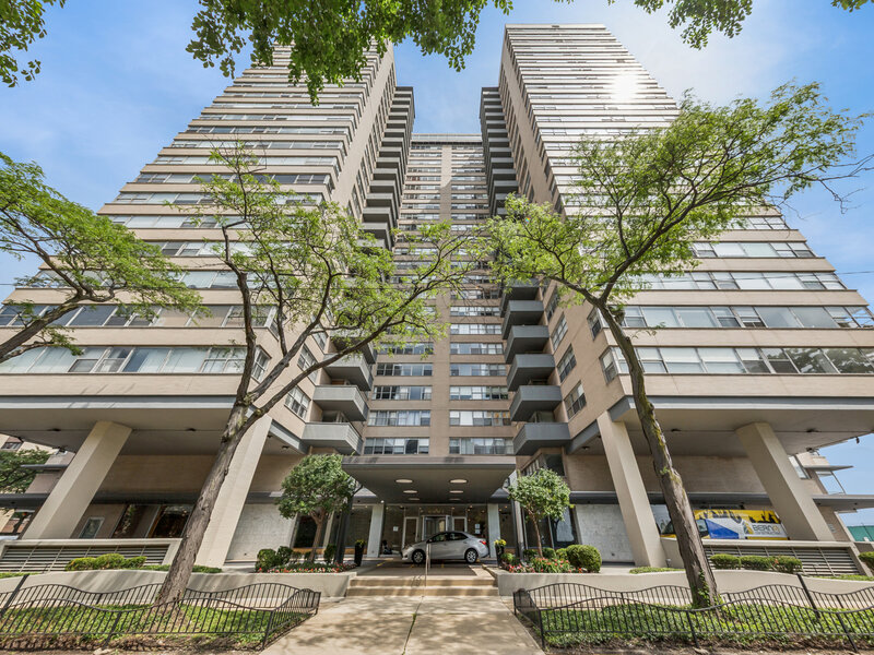 6301 N Sheridan Road Chicago IL 60660