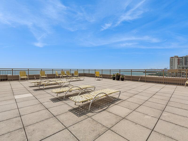 6301 N Sheridan Road Chicago IL 60660