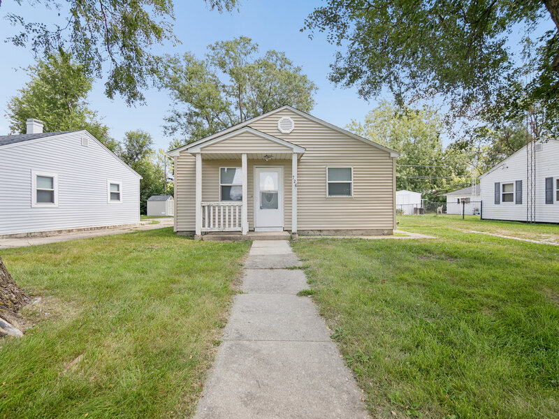 726 N Webster Circle Kankakee IL 60901