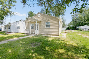 Photo of 726 N Webster Circle Kankakee IL 60901