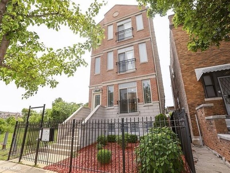 4838 S St. Lawrence Avenue Chicago IL 60615