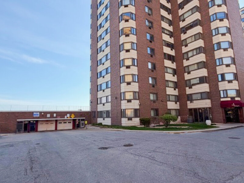 7337 S South Shore Drive Chicago IL 60649