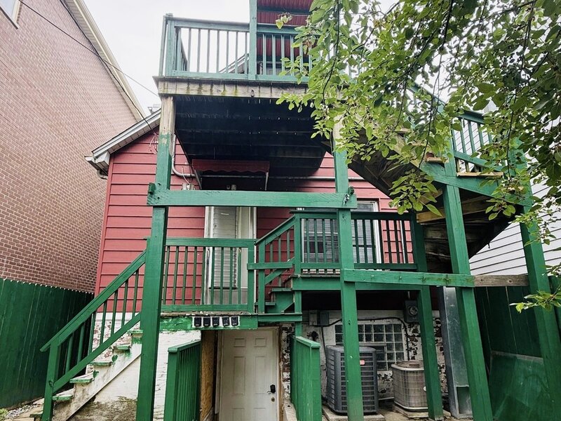 956 W 36th Street Chicago IL 60609