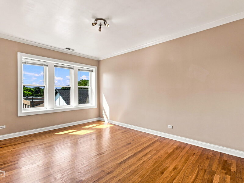 1839 N Monticello Avenue Chicago IL 60647