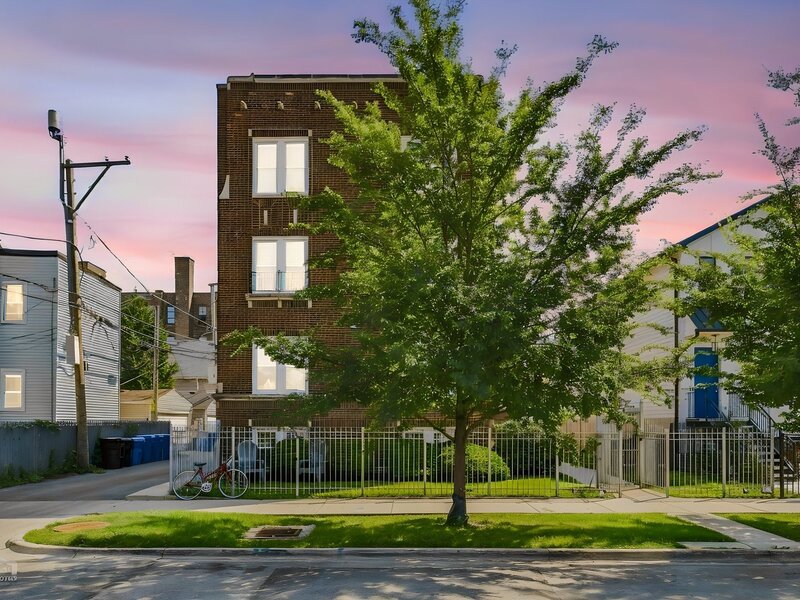 1839 N Monticello Avenue Chicago IL 60647
