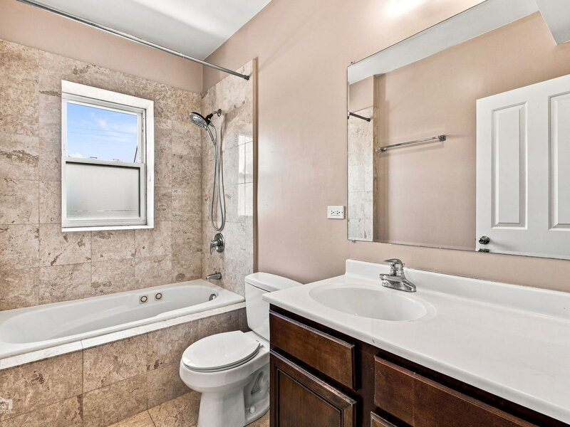 1839 N Monticello Avenue Chicago IL 60647