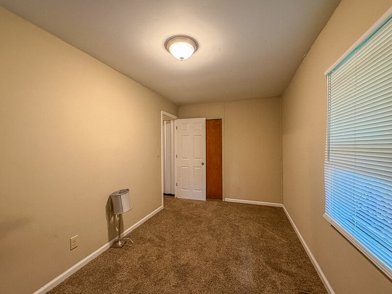 910 Maplepark Drive Champaign IL 61821
