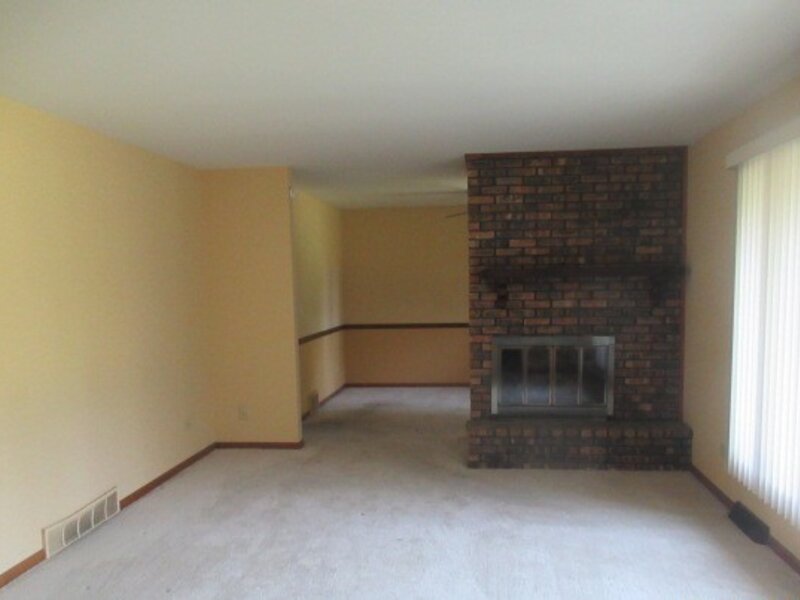81 Lillian Lane Yorkville IL 60560
