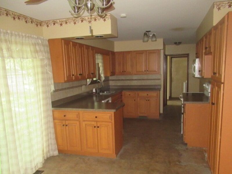 81 Lillian Lane Yorkville IL 60560