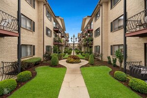 Photo of 5151 N East River Road Chicago IL 60656 Unit 332D