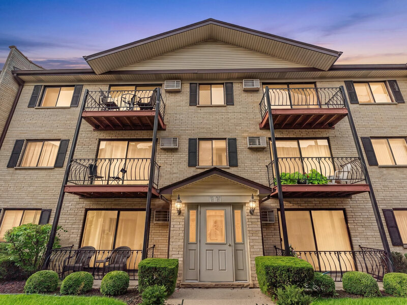 5151 N East River Road Chicago IL 60656