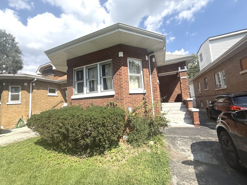 1103 N 8th Avenue Maywood IL 60153