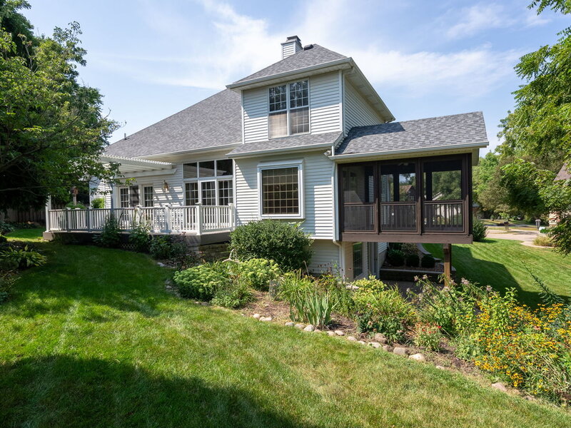1385 Old Freeport Place Bettendorf IA 52722