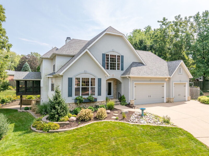 1385 Old Freeport Place Bettendorf IA 52722